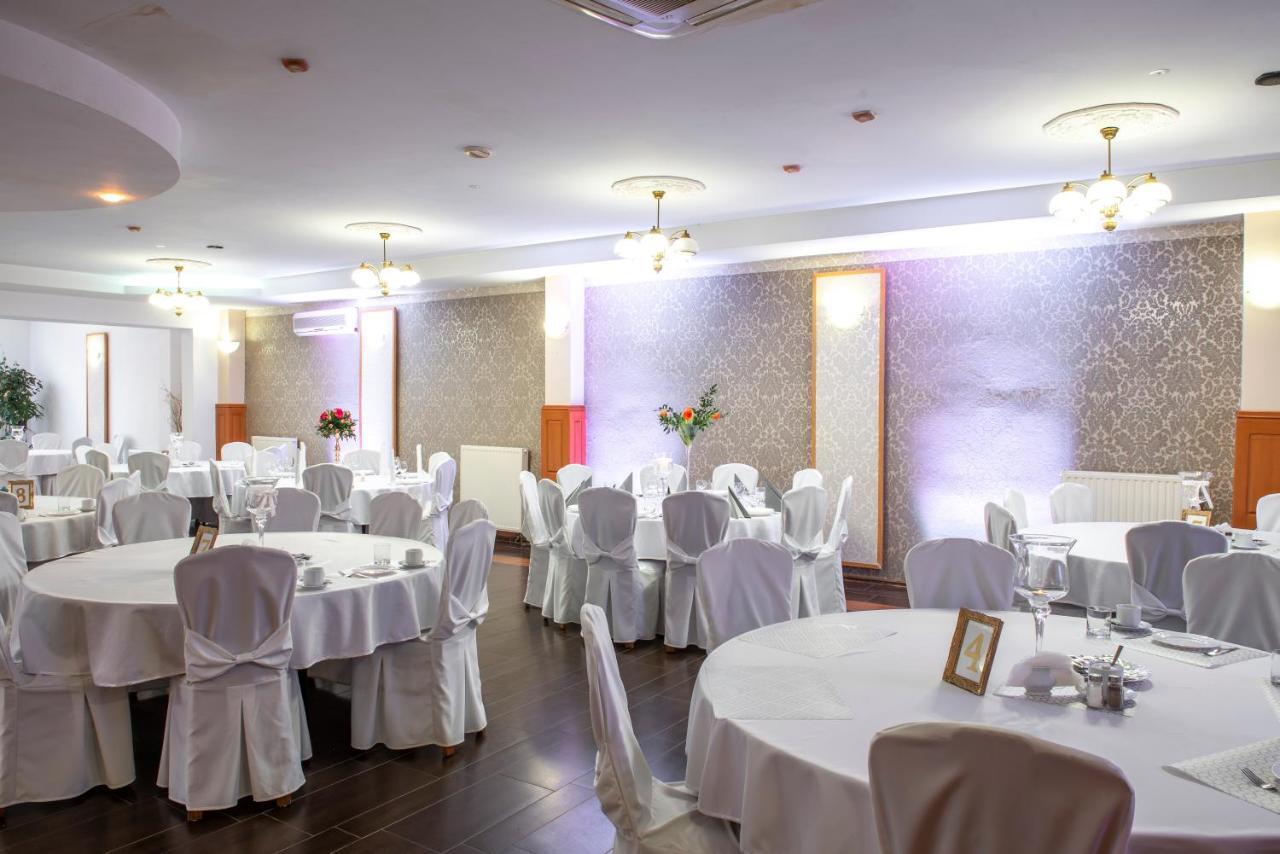 First Hotel Tczew Kültér fotó